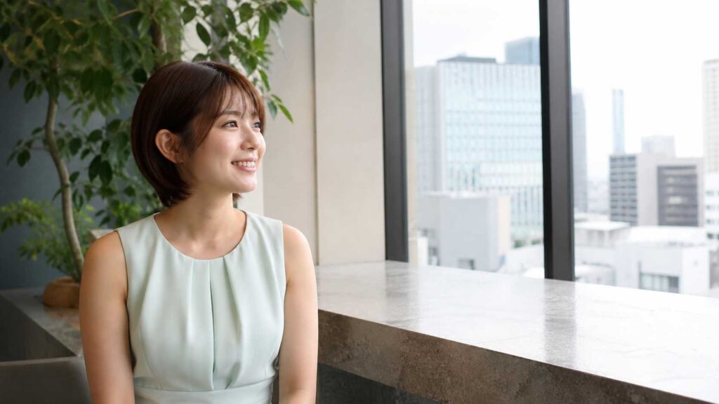 ベストファクターの利用条件を確認する女性経営者